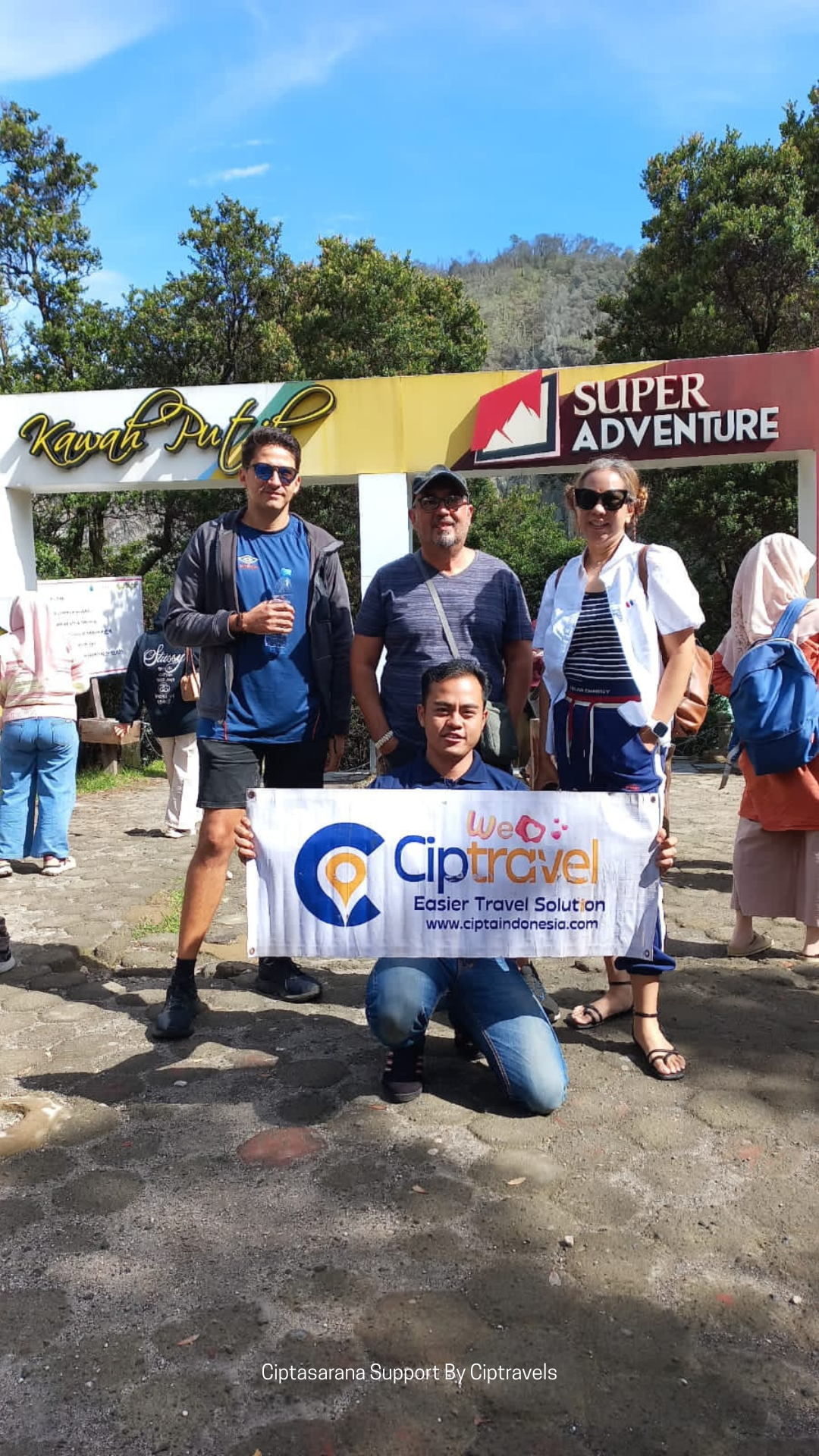 Ciptasarana Premium car Rental Bandung - with profesional driver Banner